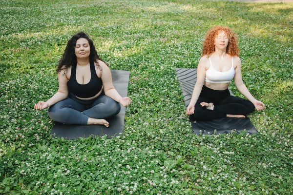 Acheter des Vêtements de Maternité en Ligne : Astuces Incontournables et Conseils Pratiques